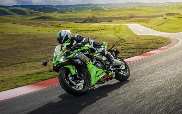 Kawasaki supersport op het circuit