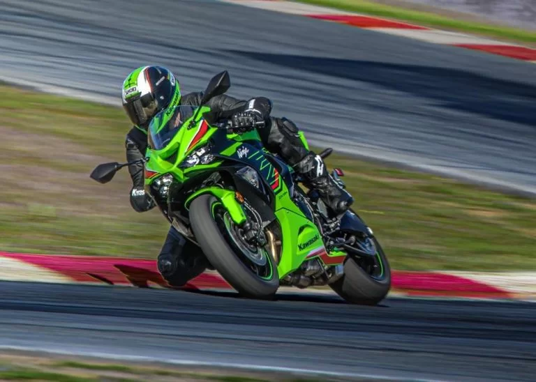 Kawasaki supersport op het circuit