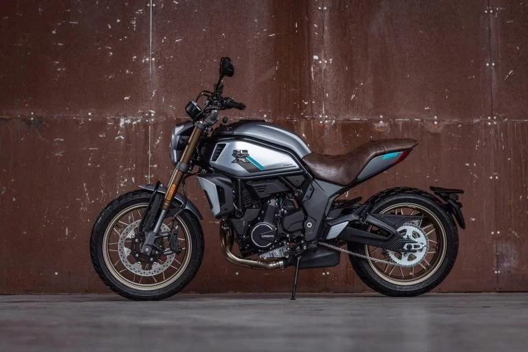 studiofoto CF moto 700-CL-X Heritage