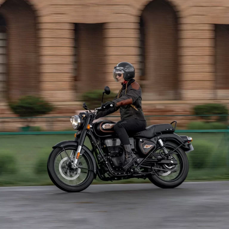 Royal Enfield Bullet 350 in actie