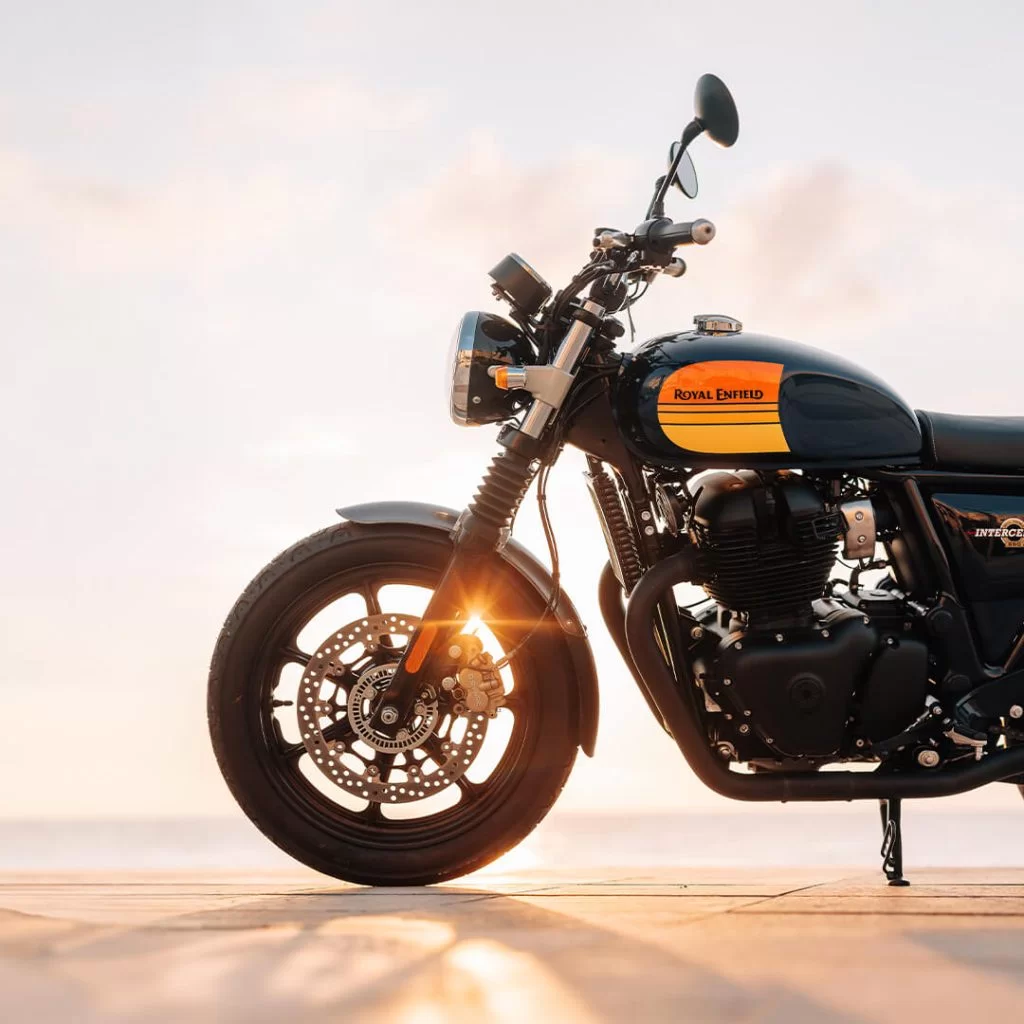 Interceptor 650 stilstaand.