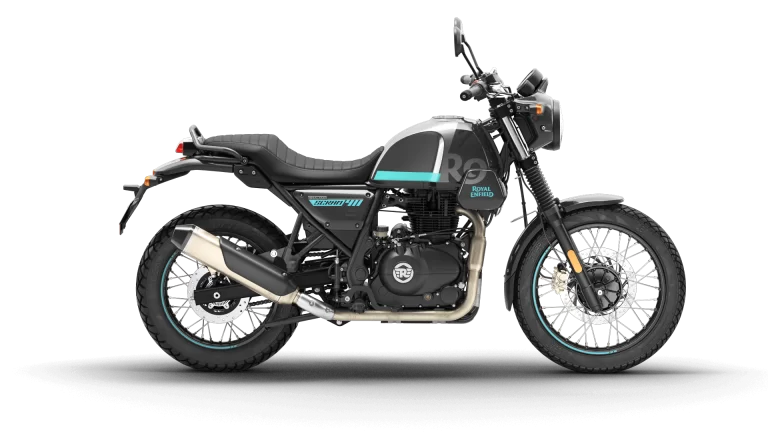 Scram 411 motor in een witte studio.