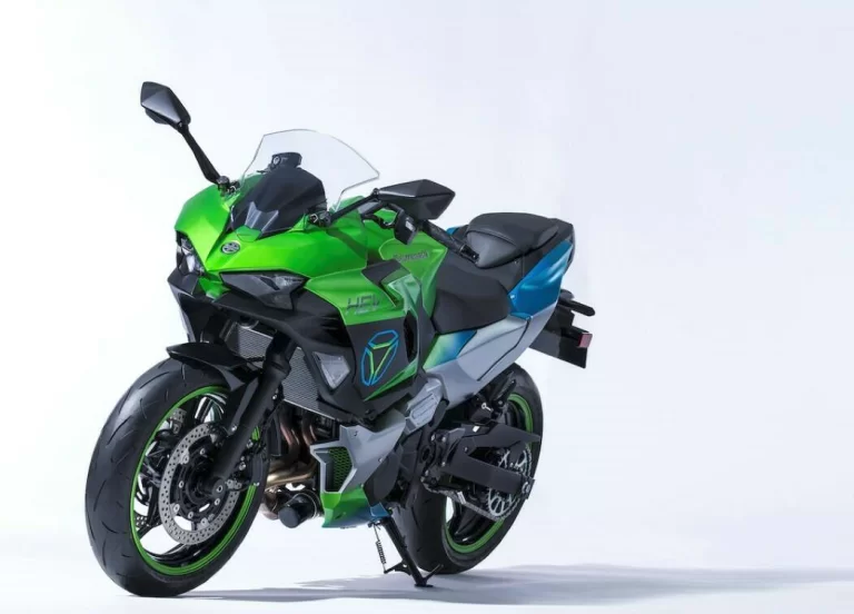 Studiofoto Kawasaki HEV 2023