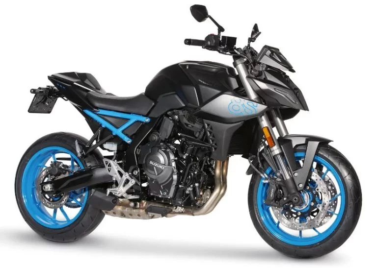 zwarte Suzuki naked bike in witte studio