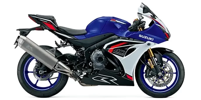 gsx-r1000r in een witte studio