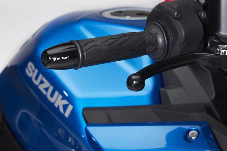 bar end weights van een Suzuki naked bike