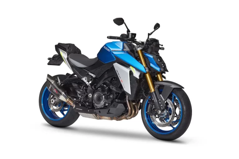 Suzuki naked bike in witte studio