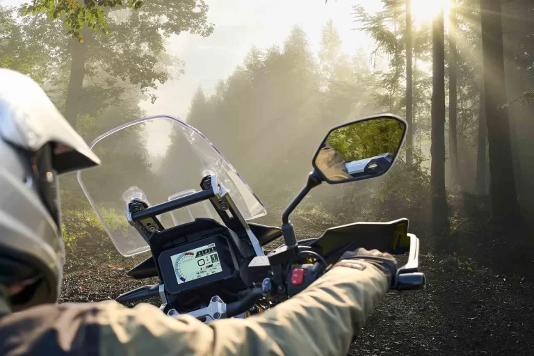 Cockpit van de Suzuki V-Strom