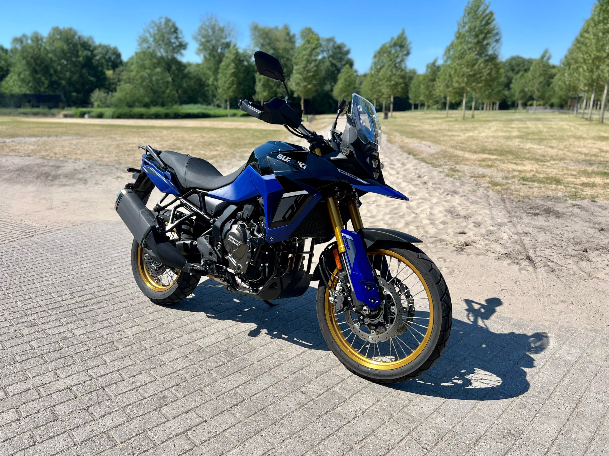 suzuki v strom 800 de lifestyle