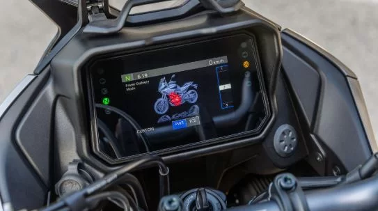 Display Tracer 7 GT.