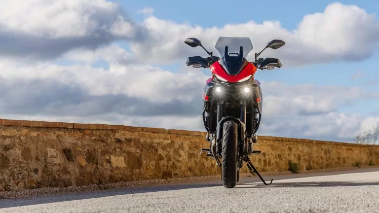 Vooraanzicht Tracer 7.