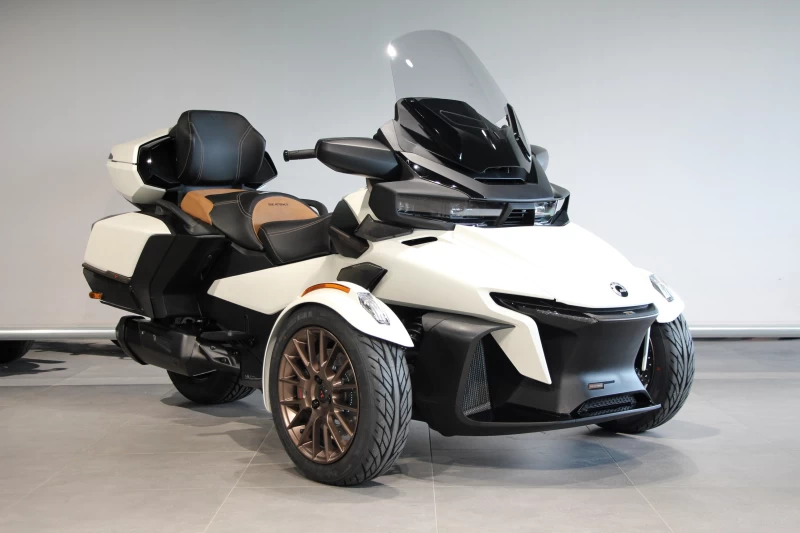 Can-Am SPYDER RT LIMITED SEA TO SKY