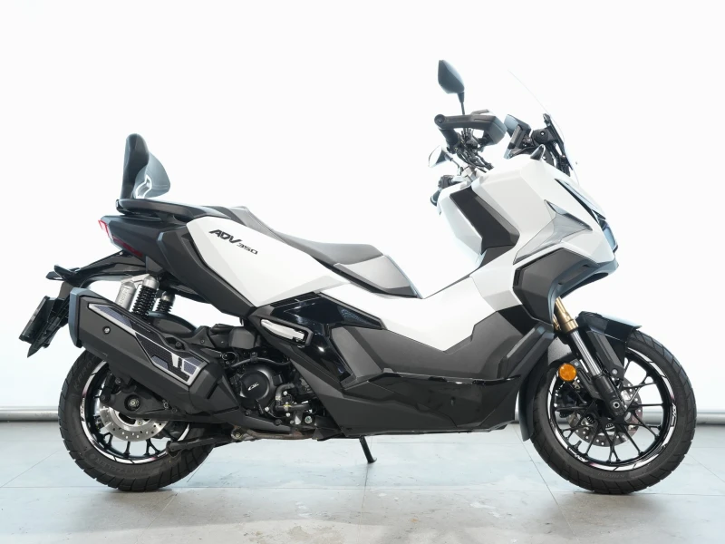 Foto van Honda ADV 350